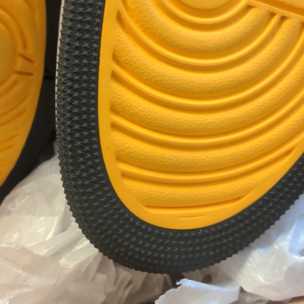 Air Jordan 1 zoom air cmft anthracite 10.5 used in great condition as pictured - Picture 6 of 10